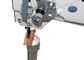 Máquina de coser de la sola de la aguja 1600RPM del unísono de la alimentación alta cama del poste